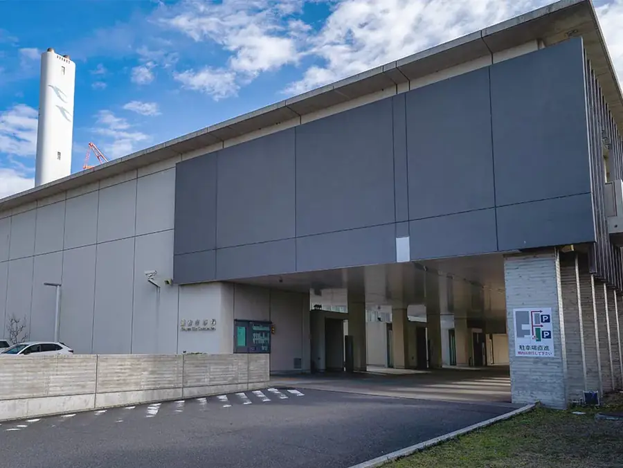 浦安市斎場の入口・車寄せ